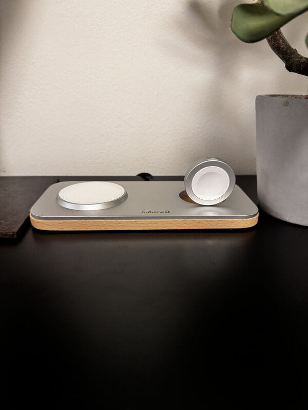 Cubenest 2v1 Bezdrátová magnetická nabíječka K200 stříbrná