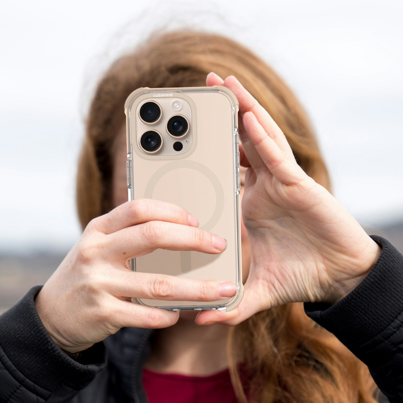 Cubenest Kryt na iPhone 16 Pro MagPro Strong Guard zlatý