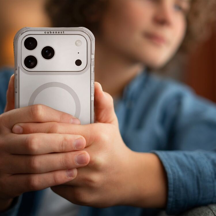 Cubenest Kryt na iPhone 17 Pro Max MagPro Strong Guard bílý