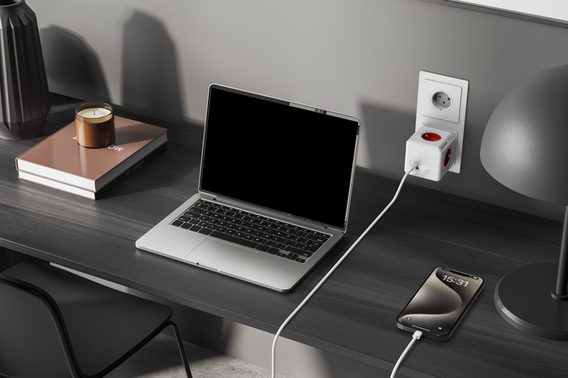 Cubenest PowerCube Original USB A+C PD 20 W červená